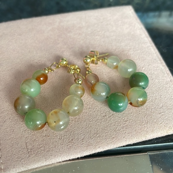 Jewelry - NEW Jade Bead Hoop Earrings 💚